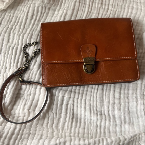 Patricia Nash Handbags - PATRICIA NASH Lanza Crossbody LEATHER‎ WRISTLET